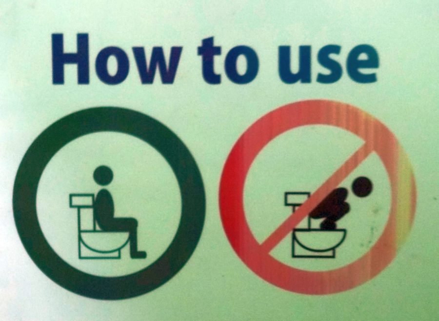 rire utilisation des toilettes